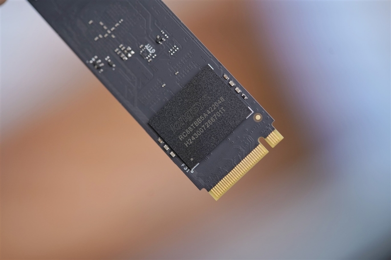 稳定7100MB/s！雷克沙ARES 8TB SSD评测：机箱里再也没有机械硬盘的位置了  第6张