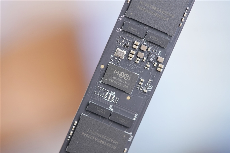 稳定7100MB/s！雷克沙ARES 8TB SSD评测：机箱里再也没有机械硬盘的位置了  第7张
