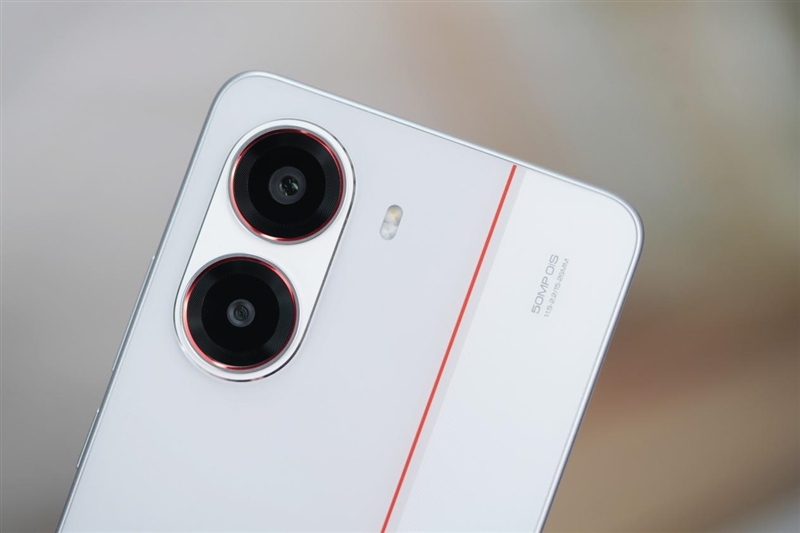 首发天玑8400-Ultra！REDMI Turbo 4全面评测：为年轻人量身打造的性能小钢炮  第5张
