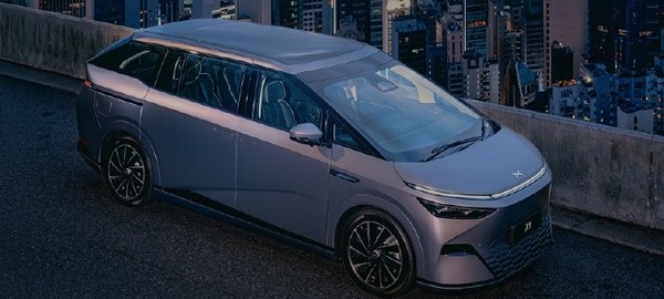 何小鹏，小鹏X9在印尼交付，首个海外智造基地投产