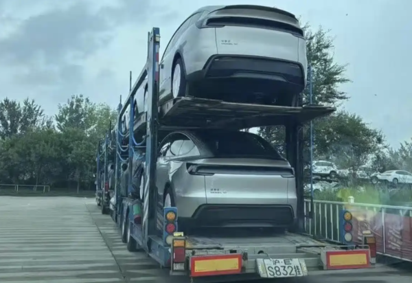 特斯拉Model Y L实车惊艳曝光，秋季上市引期待