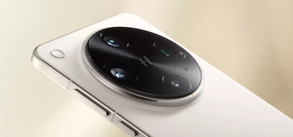 OPPO Find X8 Ultra，轻薄机身，顶级影像体验的选择