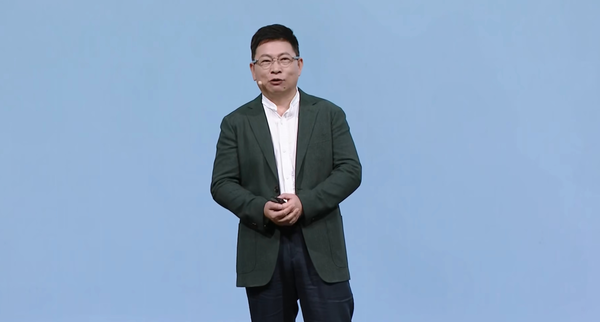余承东，零百秒的加速无意义，漂移是愚蠢行为
