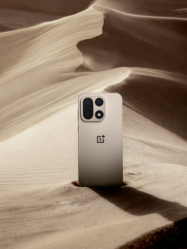 一加15配置大揭秘,首发航天级纳米瓷金属,价格猜想引热议