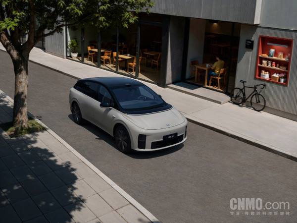 理想i6 11月限时购车权益出炉：赠送双腔魔毯空气悬架