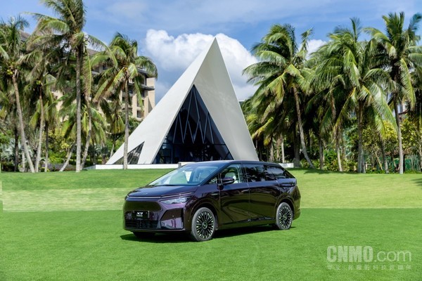 小鹏X9超级增程全球首发63.3度电池 纯电续航达452km