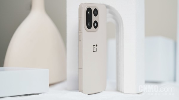 一加 15评测:这是一台真正为玩家打造的“性能Ultra”  第7张 一加 15评测:这是一台真正为玩家打造的“性能Ultra”  第7张