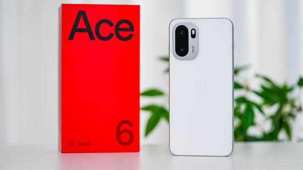 一加 Ace 6 评测:165Hz高帧体验,这次真的旦用难回  第6张 一加 Ace 6 评测:165Hz高帧体验,这次真的旦用难回  第6张