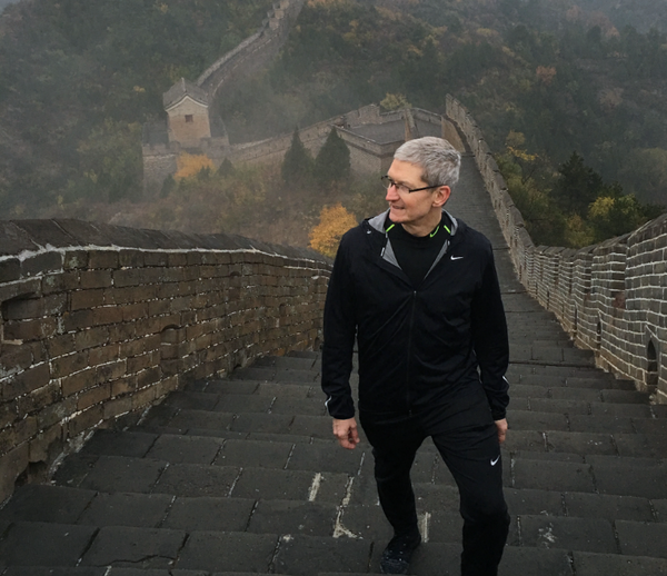 苹果CEO库克回应全球内存芯片涨价 iPhone毛利或下降？