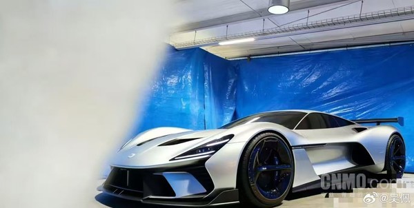 胡峥楠回应小米超跑实拍:网友作品 实车帅多了!