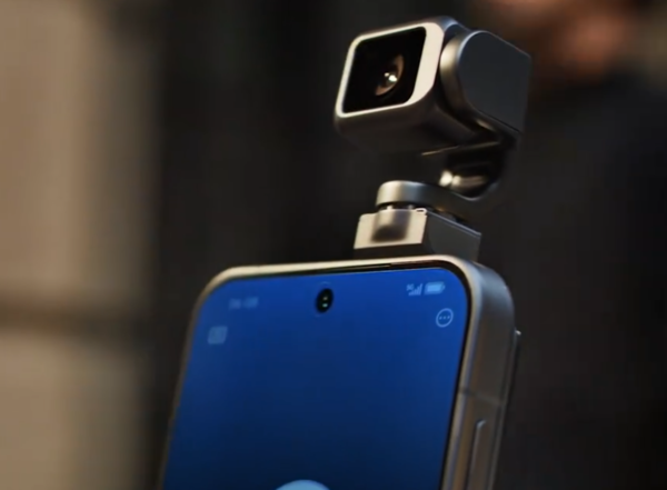 荣耀Robot Phone正式亮相 手机将有&ldquo;大脑&rdquo;和&ldquo;手脚&rdquo;？